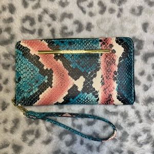 STEVE MADDEN wallet in colorful snake print! Many many pockets! with wrist strap